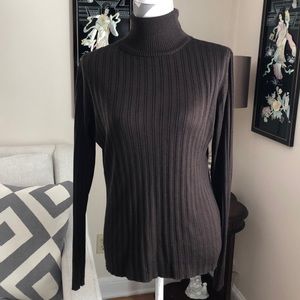 H & M Brown Turtleneck